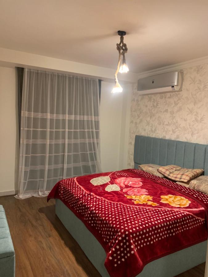 Luxury Furnished 223 Apartment